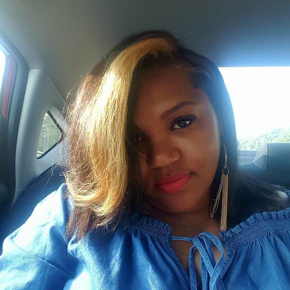 Meet your Posher, Nikki - Picture 1 of 1